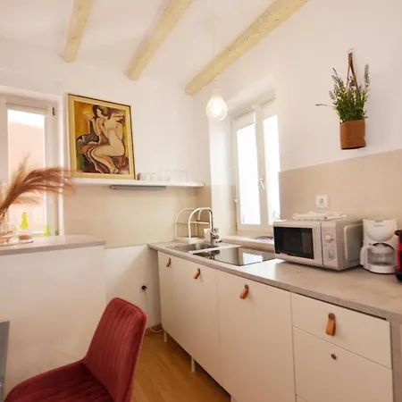 Oliva & Lavanda רוביני