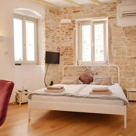 Oliva & Lavanda * Ровинь